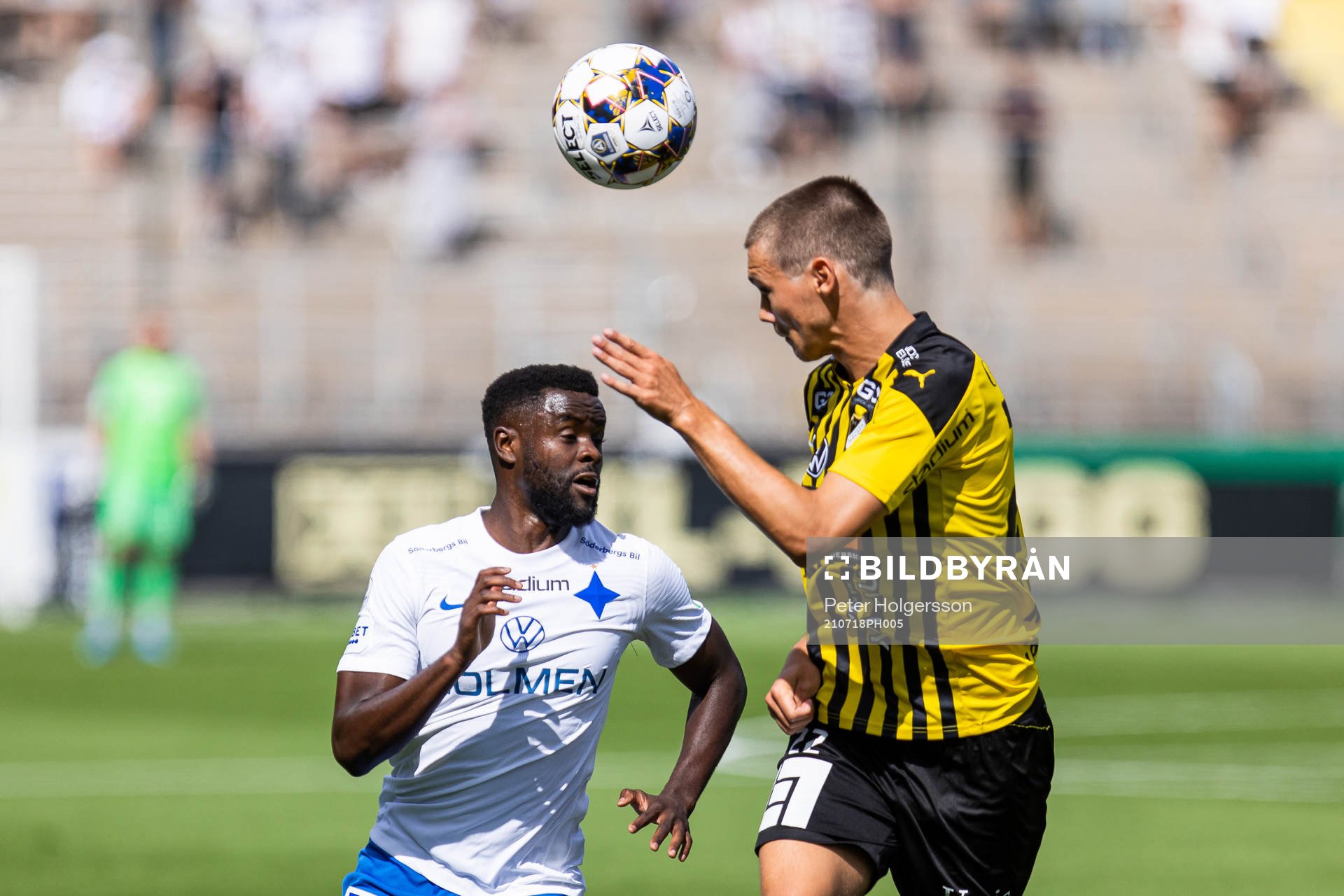 IFK Norrköpings Maic Sema och Häckens Tobias Carlsson
