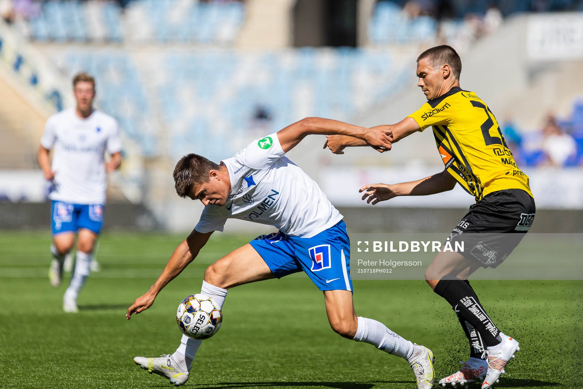 IFK Norrköpings Carl Björk och Häckens Tobias Carlsson