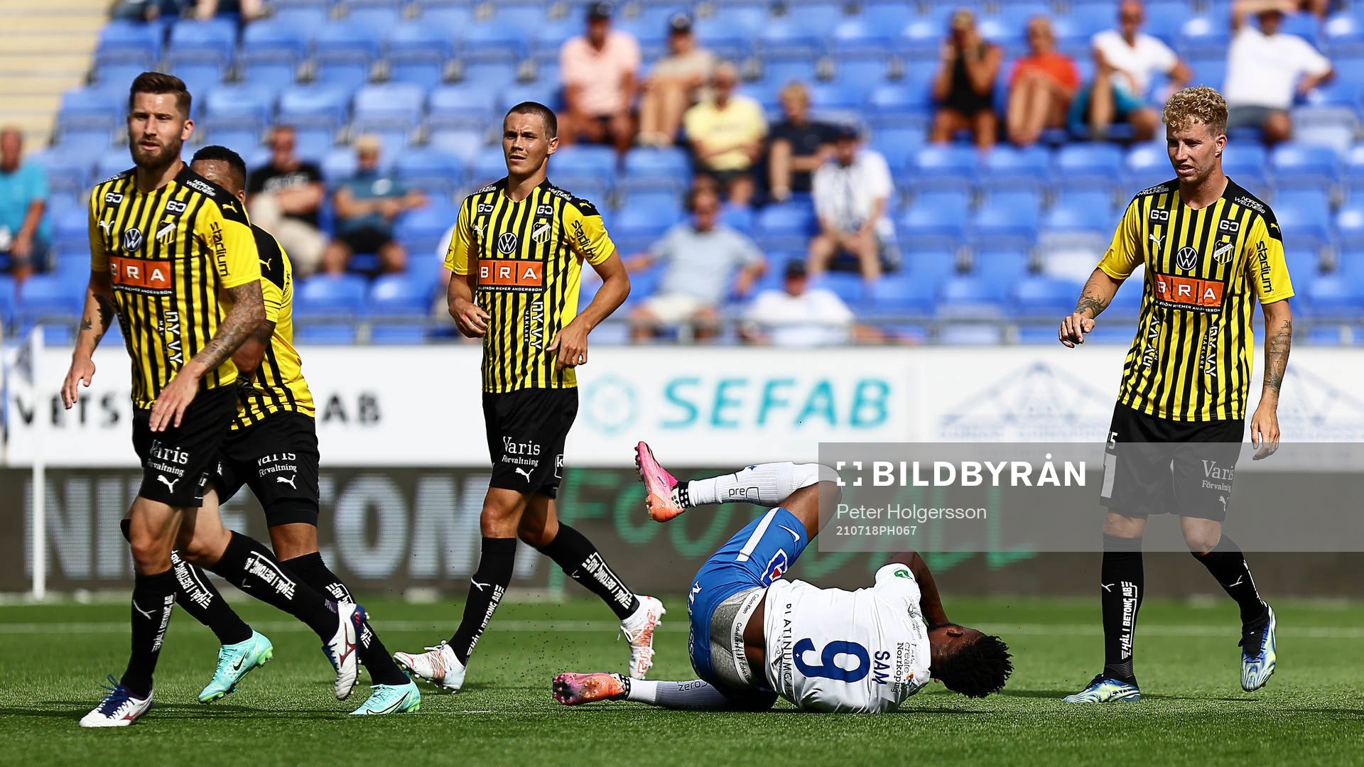 Häcken-spelare och liggande IFK Norrköpings Samuel