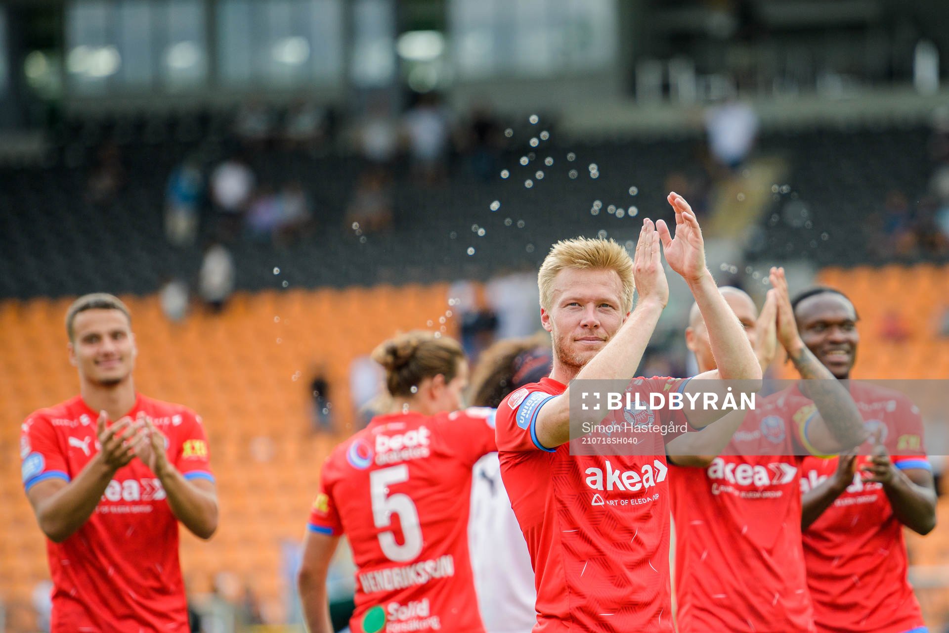 Helsingborgs Andreas Landgren jublar efter fotbollsmatchen i Superettan mellan Västerås SK och Helsingborg den 18 juli 2021 i Västerås.