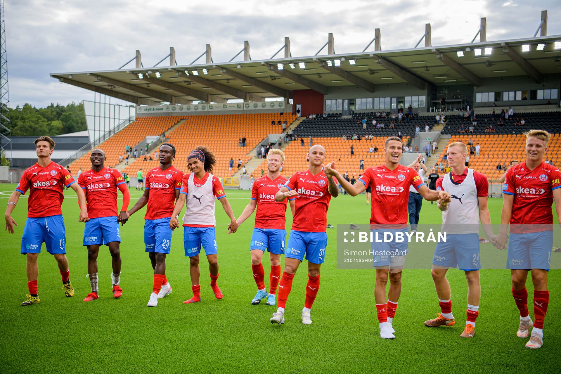 Helsingborgs spelare jublar efter fotbollsmatchen i Superettan mellan Västerås SK och Helsingborg den 18 juli 2021 i Västerås. 