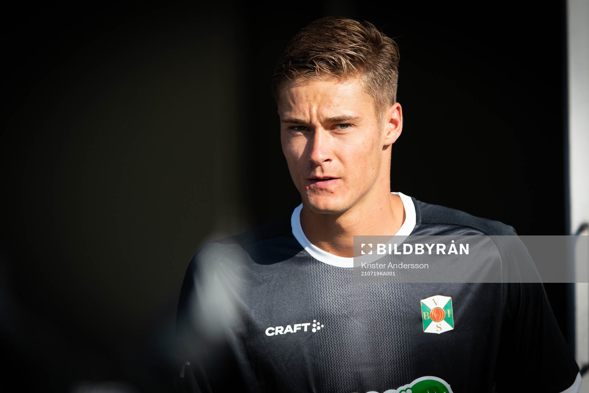 Varbergs Des Kunst före fotbollsmatchen i Allsvenskan