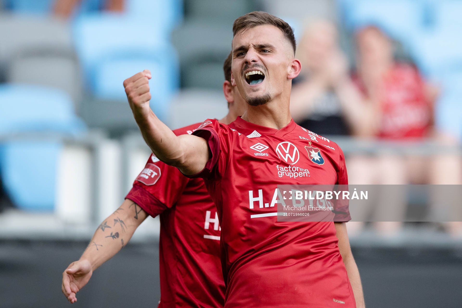 Örgrytes Ajdin Zeljkovic jublar efter sitt 3-0 mål under fotbollsmatchen i Superettan mellan Örgryte och Vasalund den 19 juli 2021 i Göteborg.