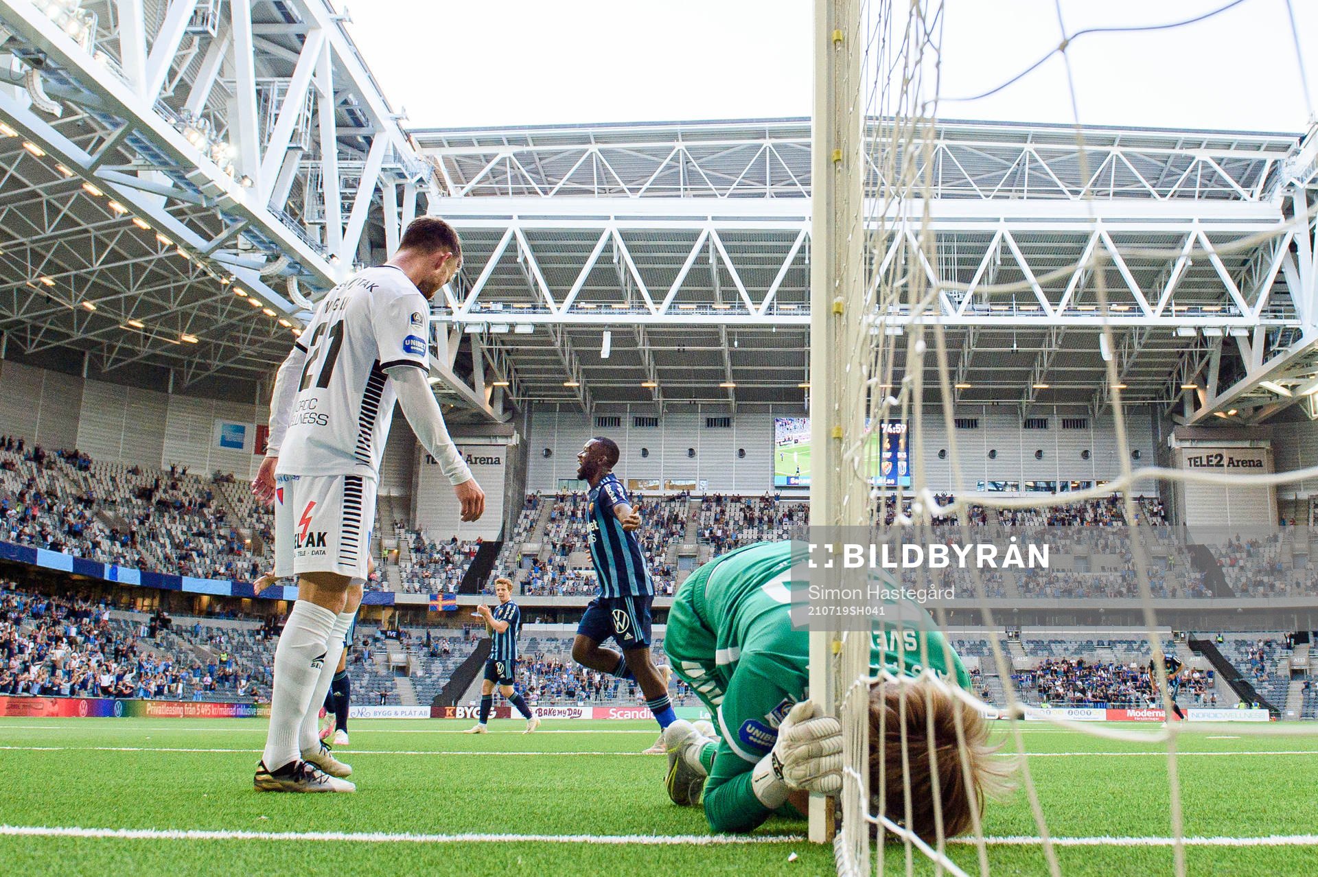 Djurgårdens Emmanuel Banda jublar