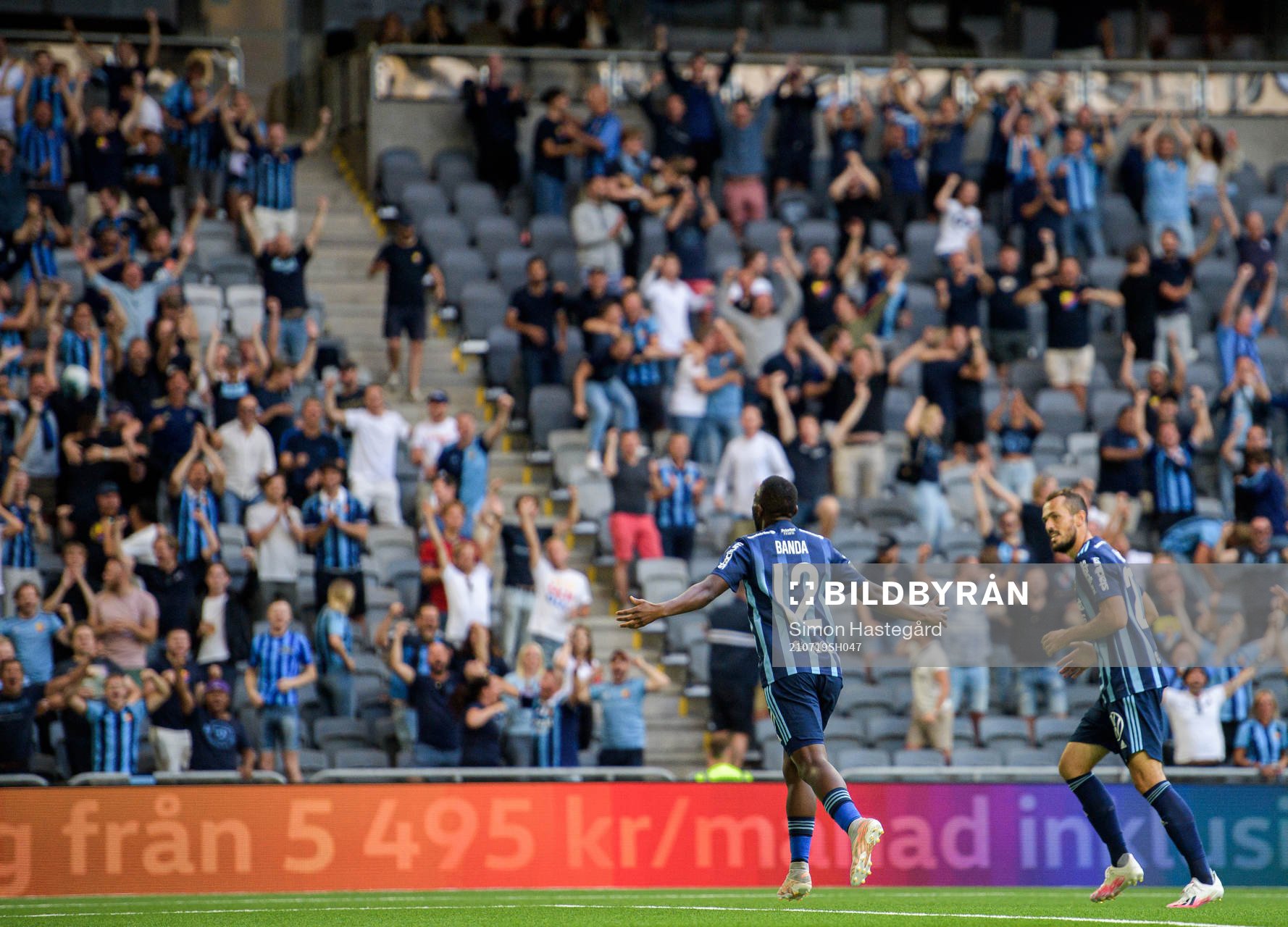 Djurgårdens Emmanuel Banda jublar