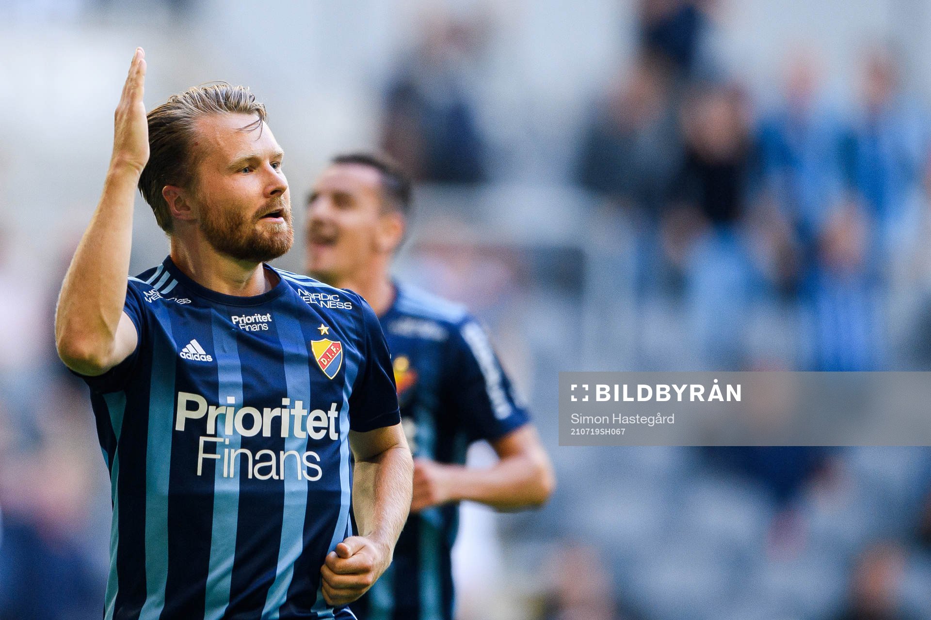 Djurgårdens Jacob Une Larsson jublar efter 1-0 under fotbollsmatchen i Allsvenskan mellan Djurgården och Sirius den 19 juli 2021 i Stockholm.