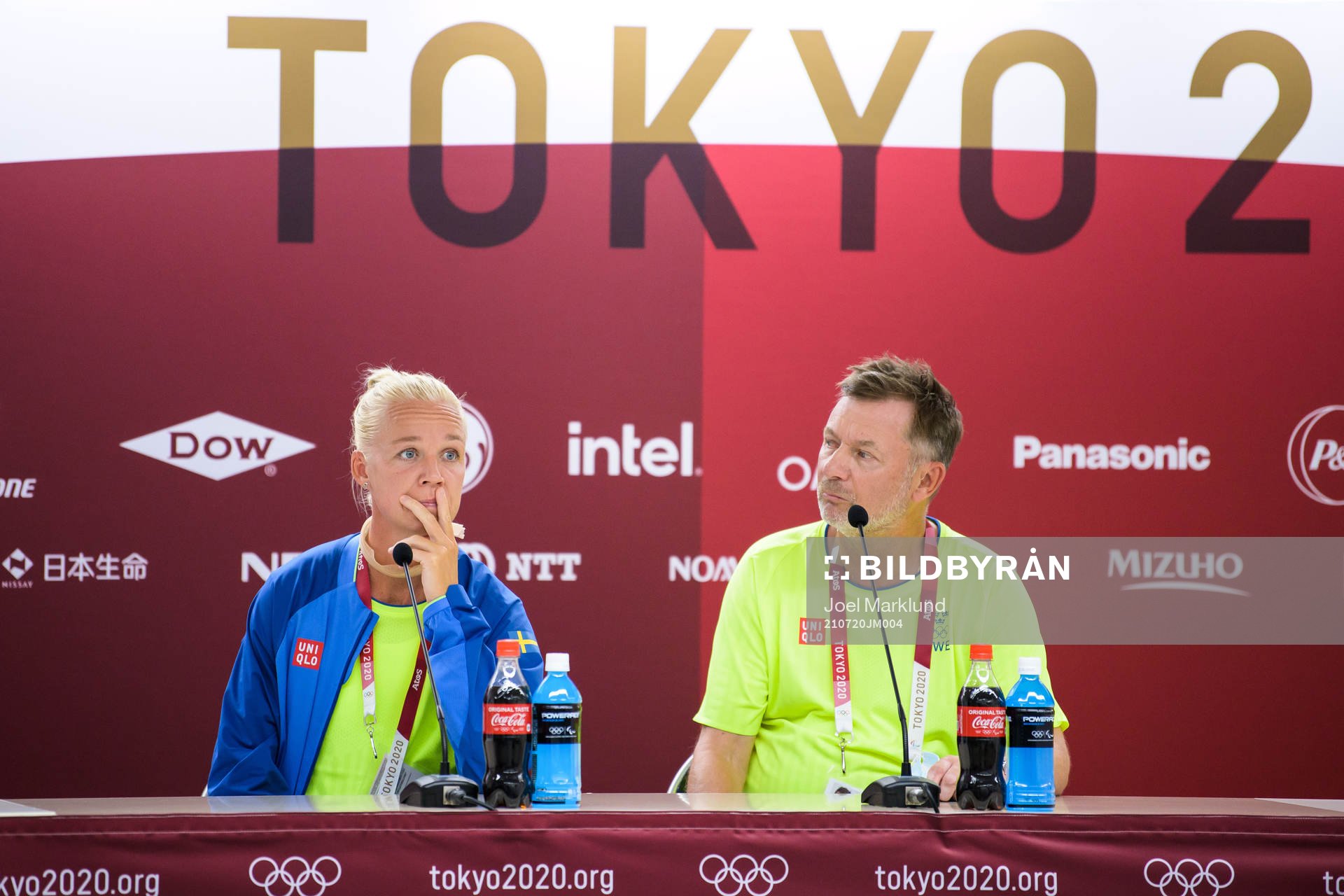 Caroline Seger and head coach Peter Gerhardsson of the