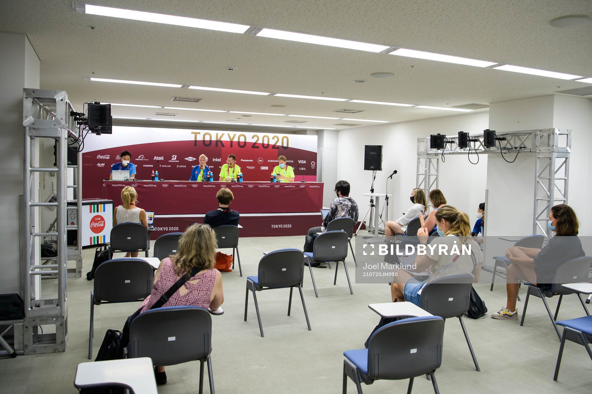 Caroline Seger, head coach Peter Gerhardsson and press