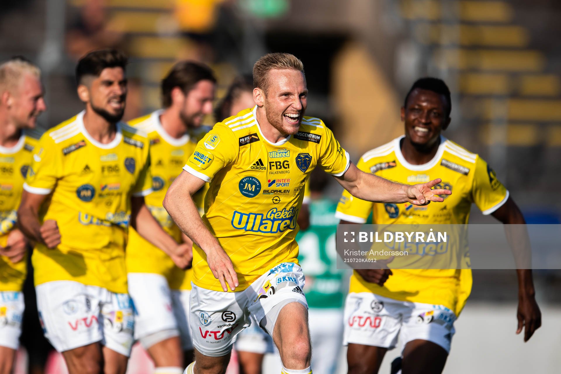 Falkenbergs Tobias Englund jublar