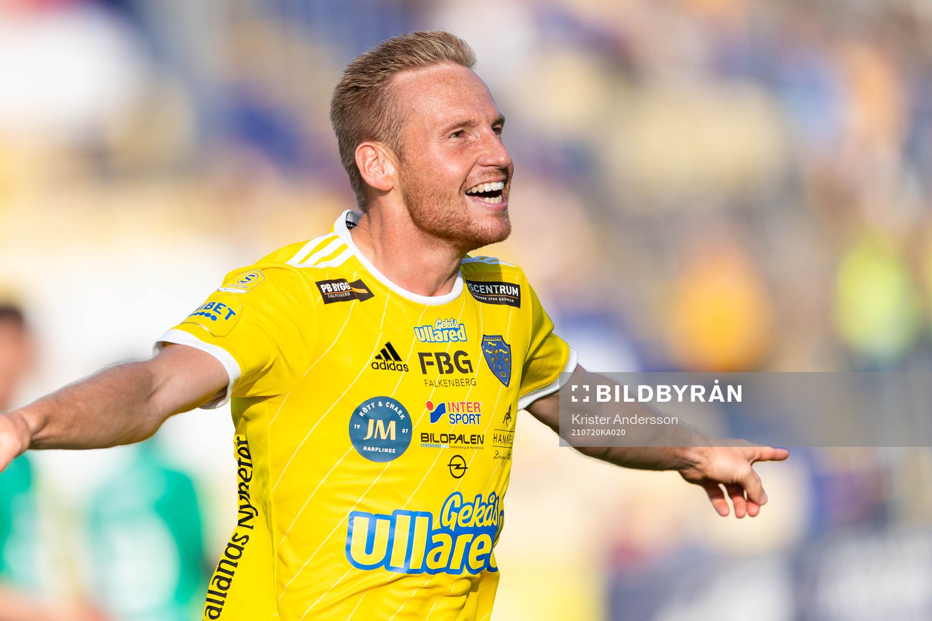 Falkenbergs Tobias Englund jublar efter 1-0 under fotbollsmatchen i Superettan mellan Falkenberg och Jönköpings Södra den 20 juli 2021 i Falkenberg.