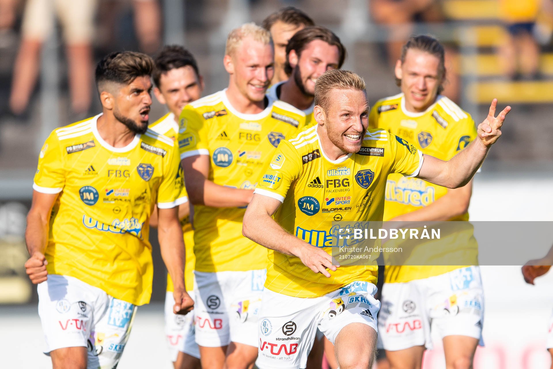Falkenbergs Tobias Englund jublar