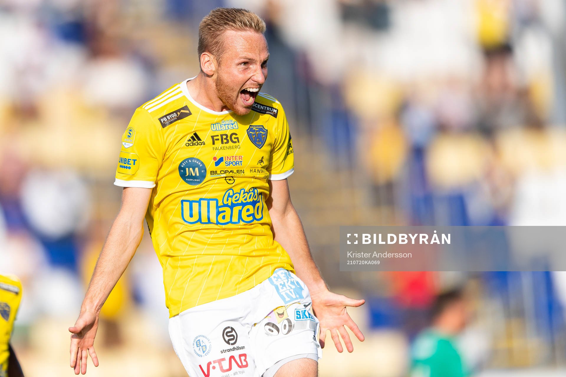 Falkenbergs Tobias Englund jublar efter 1-0 under fotbollsmatchen i Superettan mellan Falkenberg och Jönköpings Södra den 20 juli 2021 i Falkenberg.
