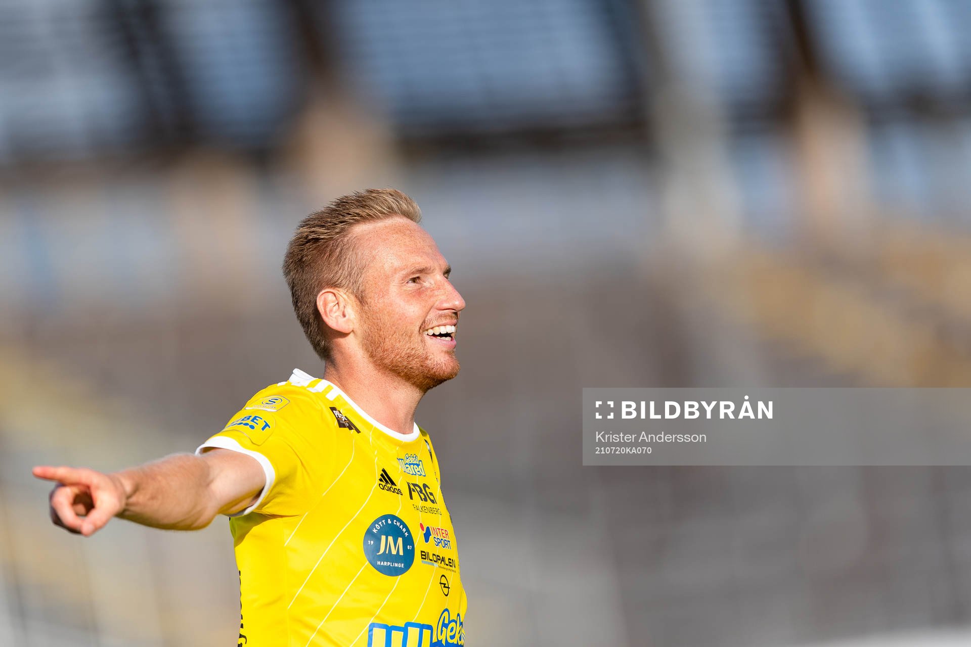 Falkenbergs Tobias Englund jublar
