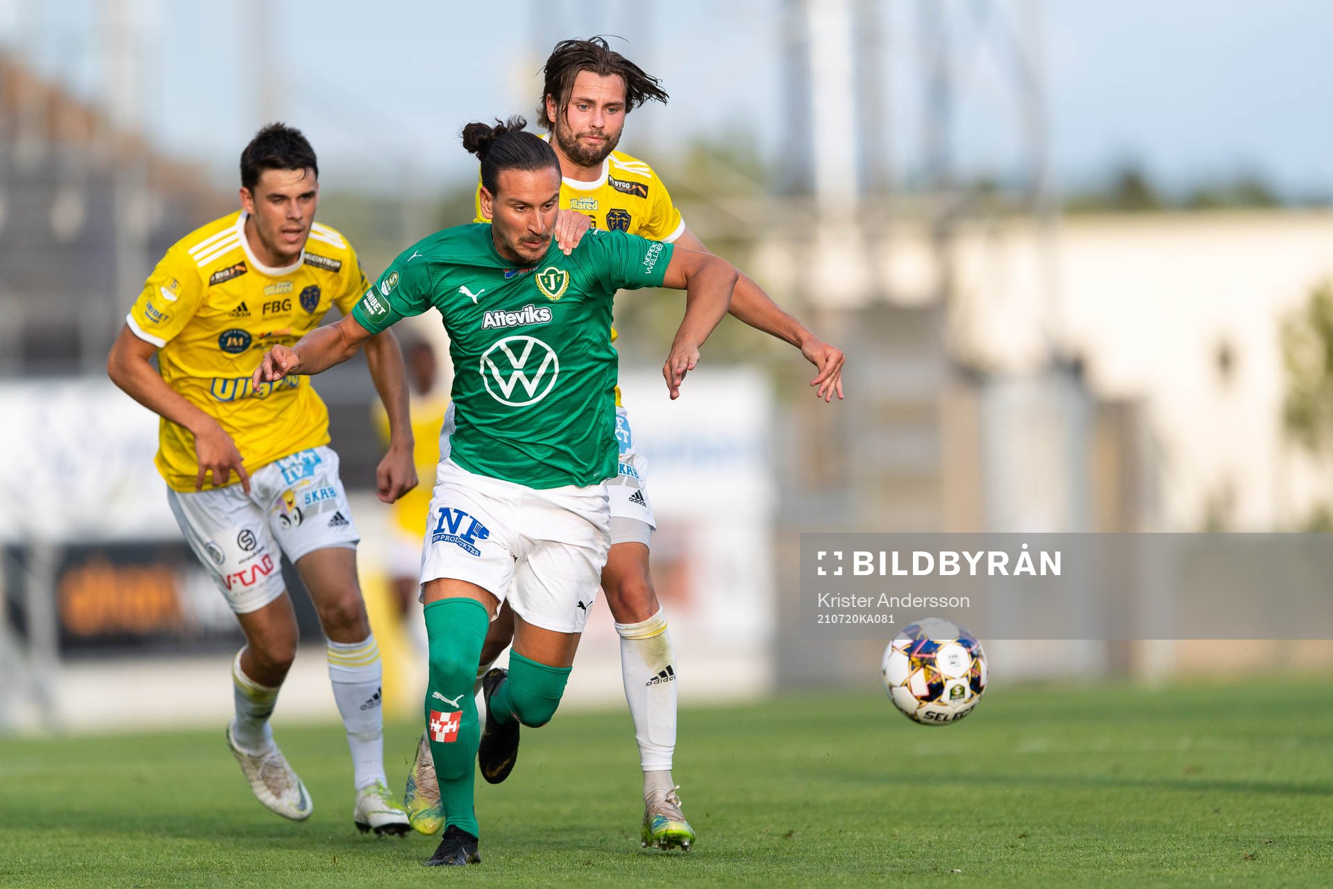 Jönköpings Edin Hamidovic och Falkenbergs Axel Norén