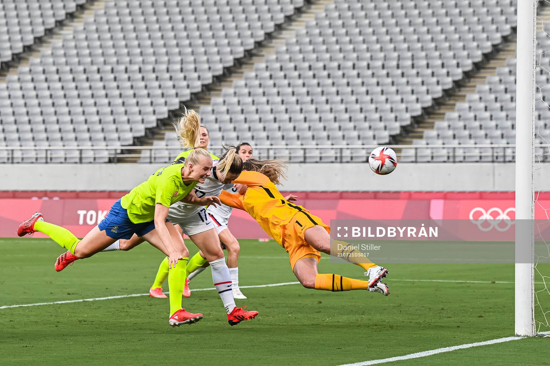 Stina Blackstenius of Sweden scores the 1-0 goal