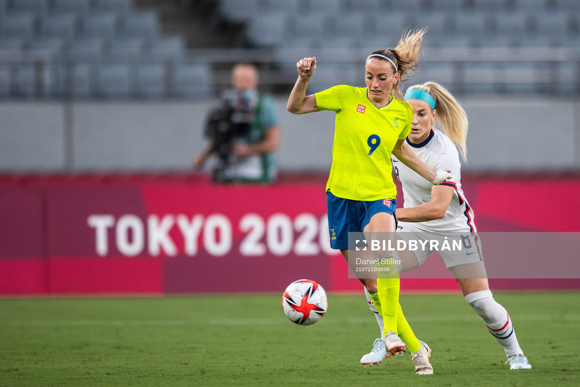 Kosovare Asllani of Sweden and Julie Ertz of USA