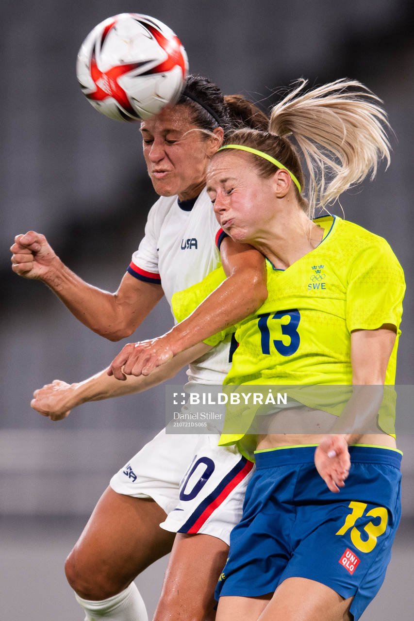 Carli Lloyd of USA and Amanda Ilestedt of Sweden during the women's football game between Sweden and USA at the Tokyo 2020 Olympic Games on July 21, 2021 in Tokyo.