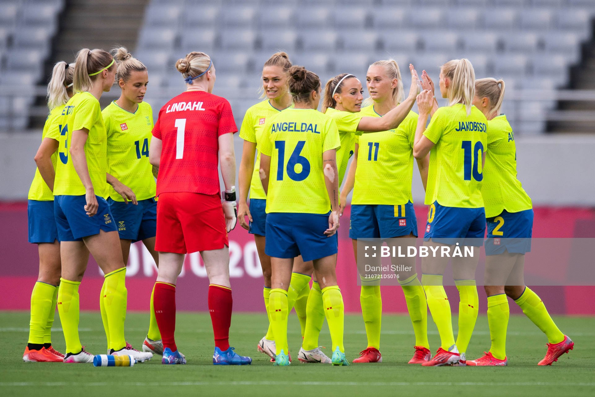 The team of Sweden gathers ahead of the women's football game between Sweden and USA at the Tokyo 2020 Olympic Games on July 21, 2021 in Tokyo.