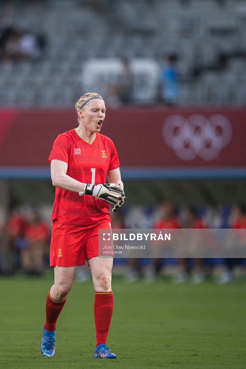 Hedvig Lindahl of Sweden celebrates