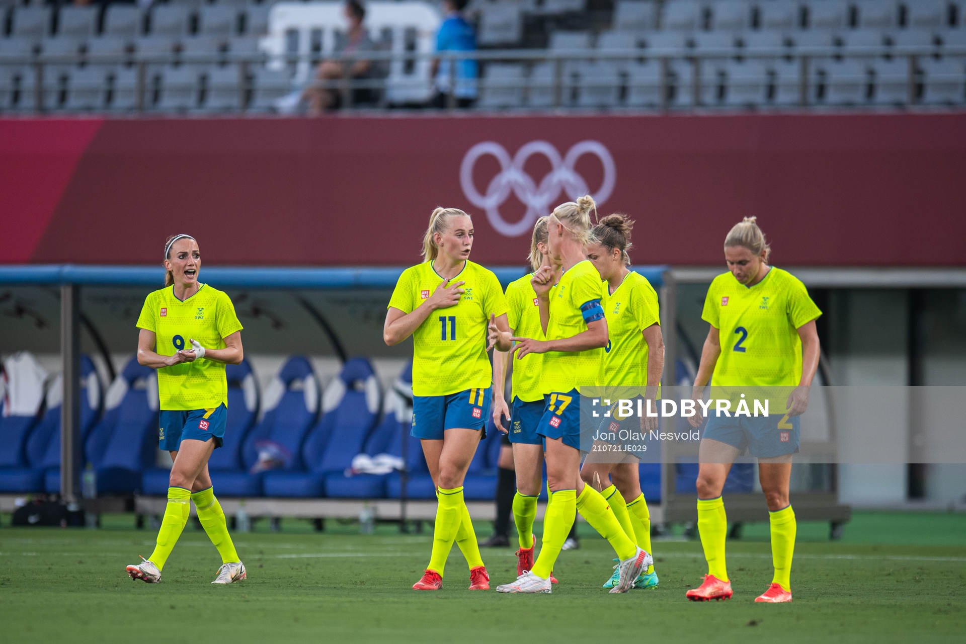 Kosovare Asllani, Stina Blackstenius, Caroline Seger and
