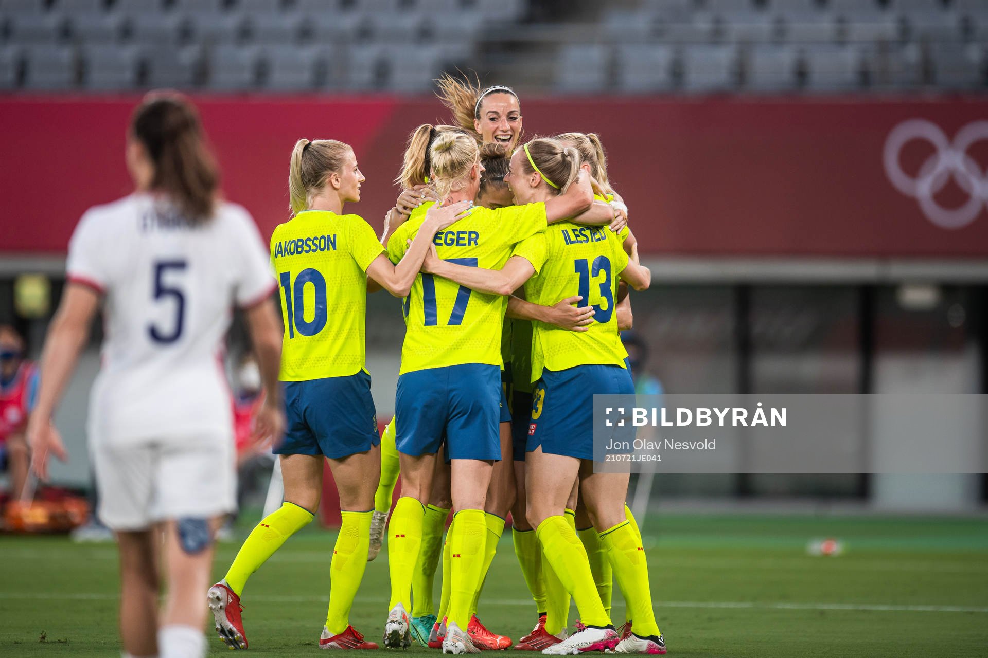 Stina Blackstenius of Sweden celebrate with teammates