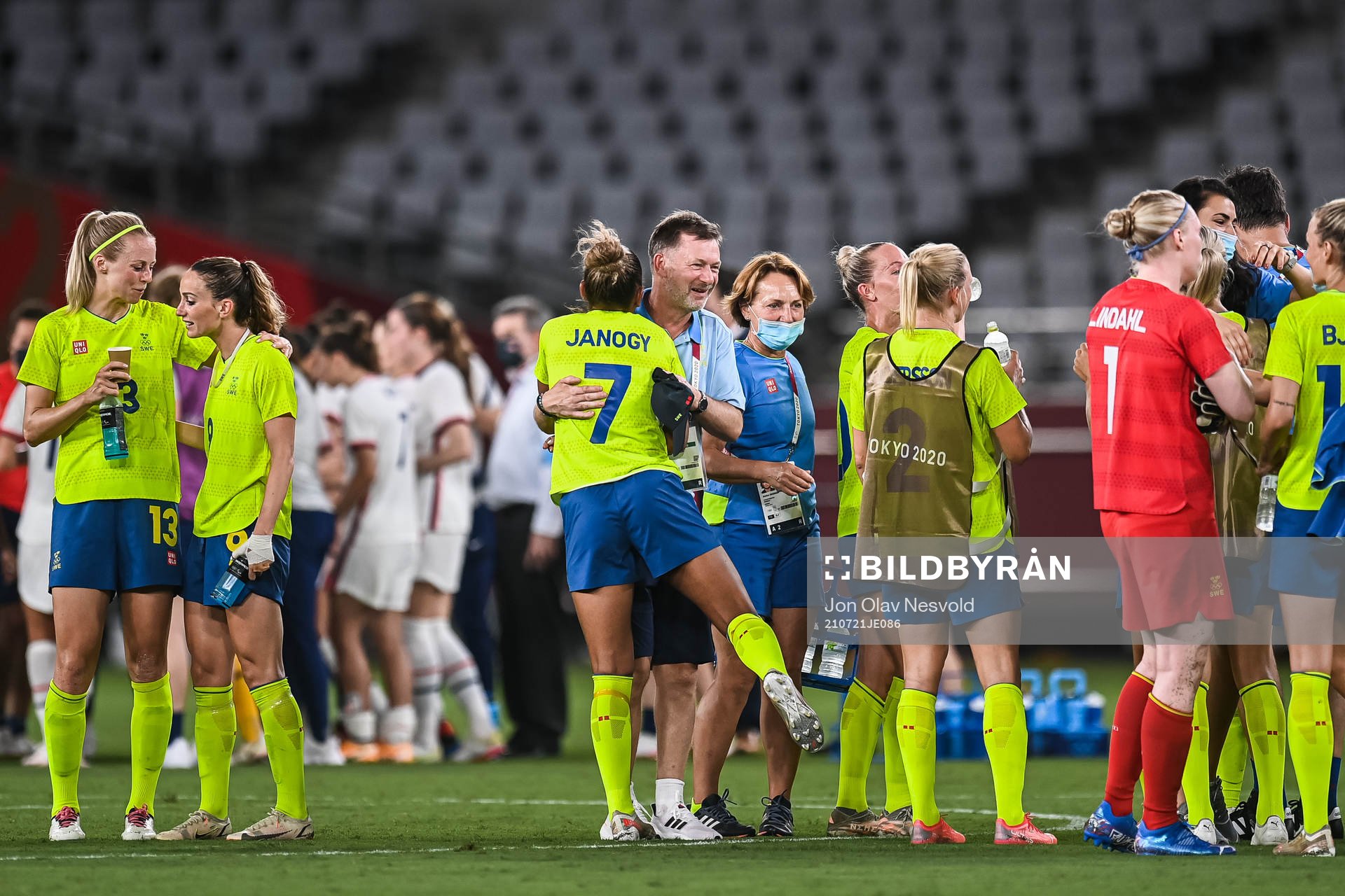 Peter Gerhardsson, head coach celebrate with Madelen Janogy
