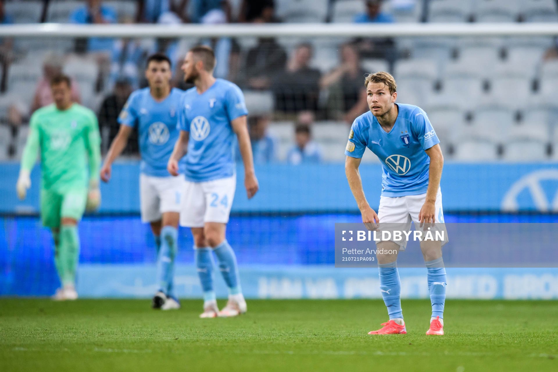 Oscar Lewicki of Malmö FF looks dejected
