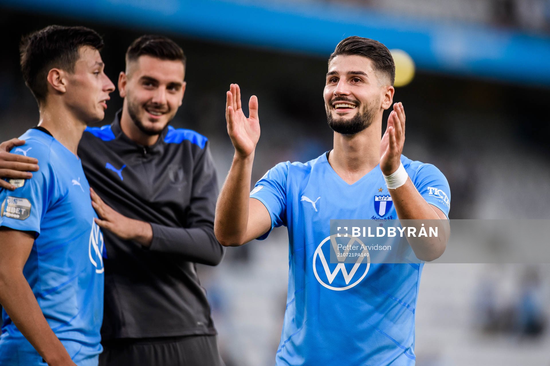 Antonio Colak of Malmö FF celebrates