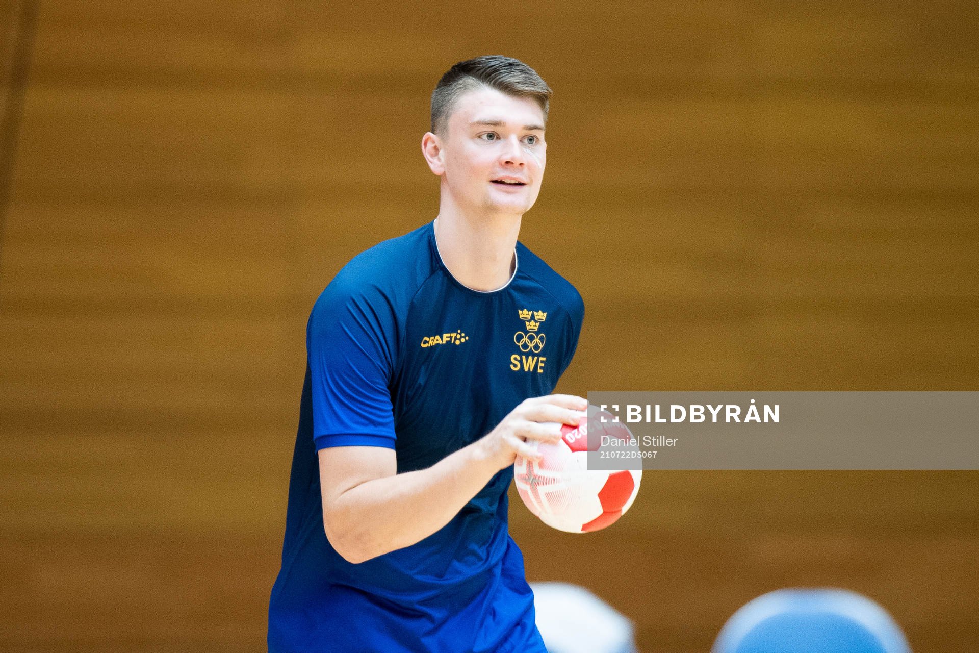 Oskar Sunnefeldt of the Swedish handball team