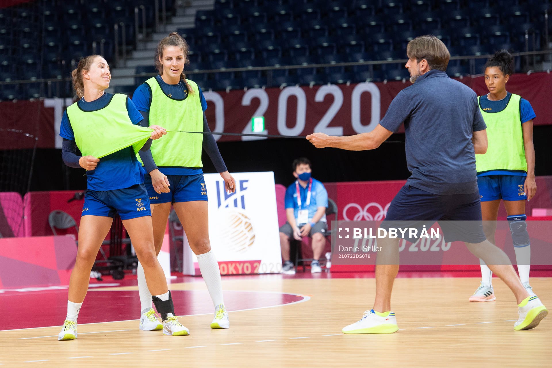 Anna Lagerquist, Carin Strömberg and head coach Tomas