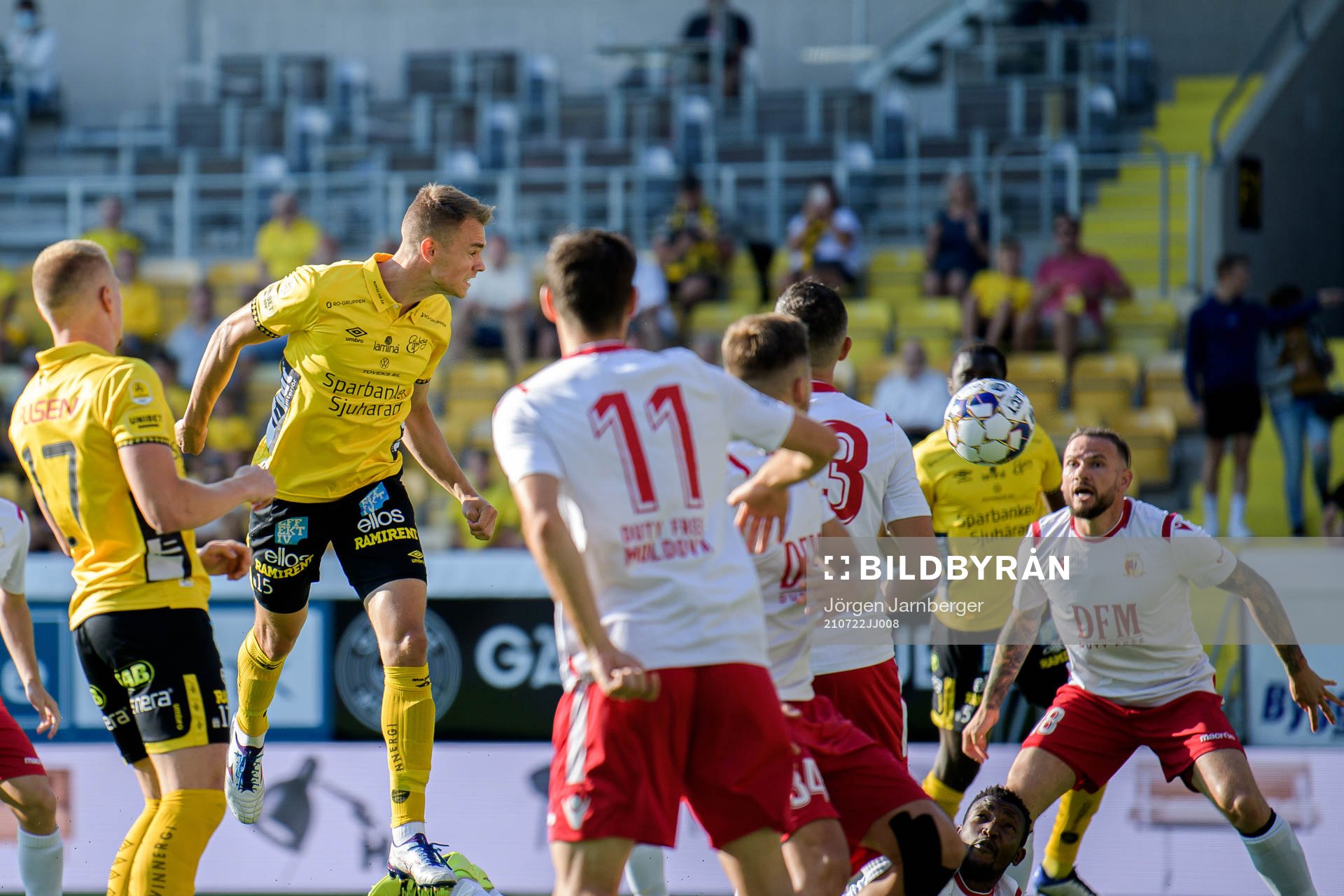 Leo Väisänen of Elfsborg scores the 1-0 goal