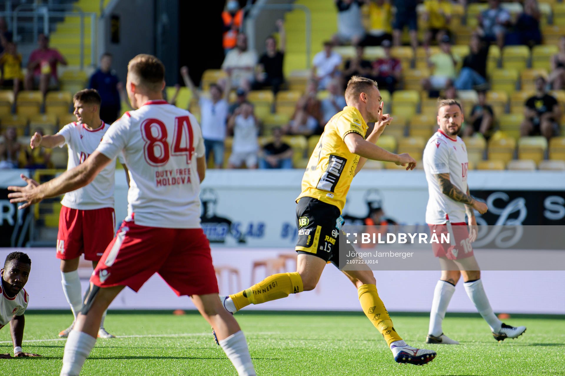 Leo Väisänen of Elfsborg celebrates the 1-0 goal