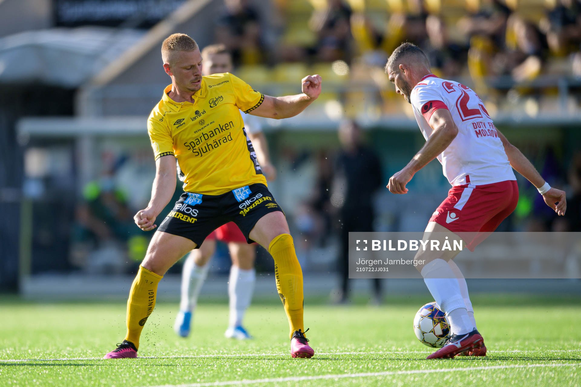 Per Frick of Elfsborg and Vadim Bolohan of Milsami Orheis