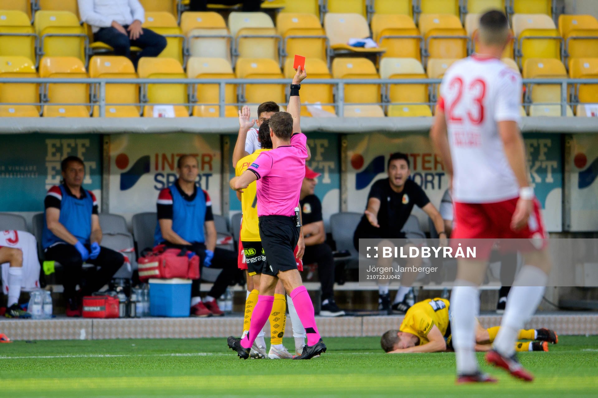 Vadim Dijinari of Milsami Orheis receives a red card