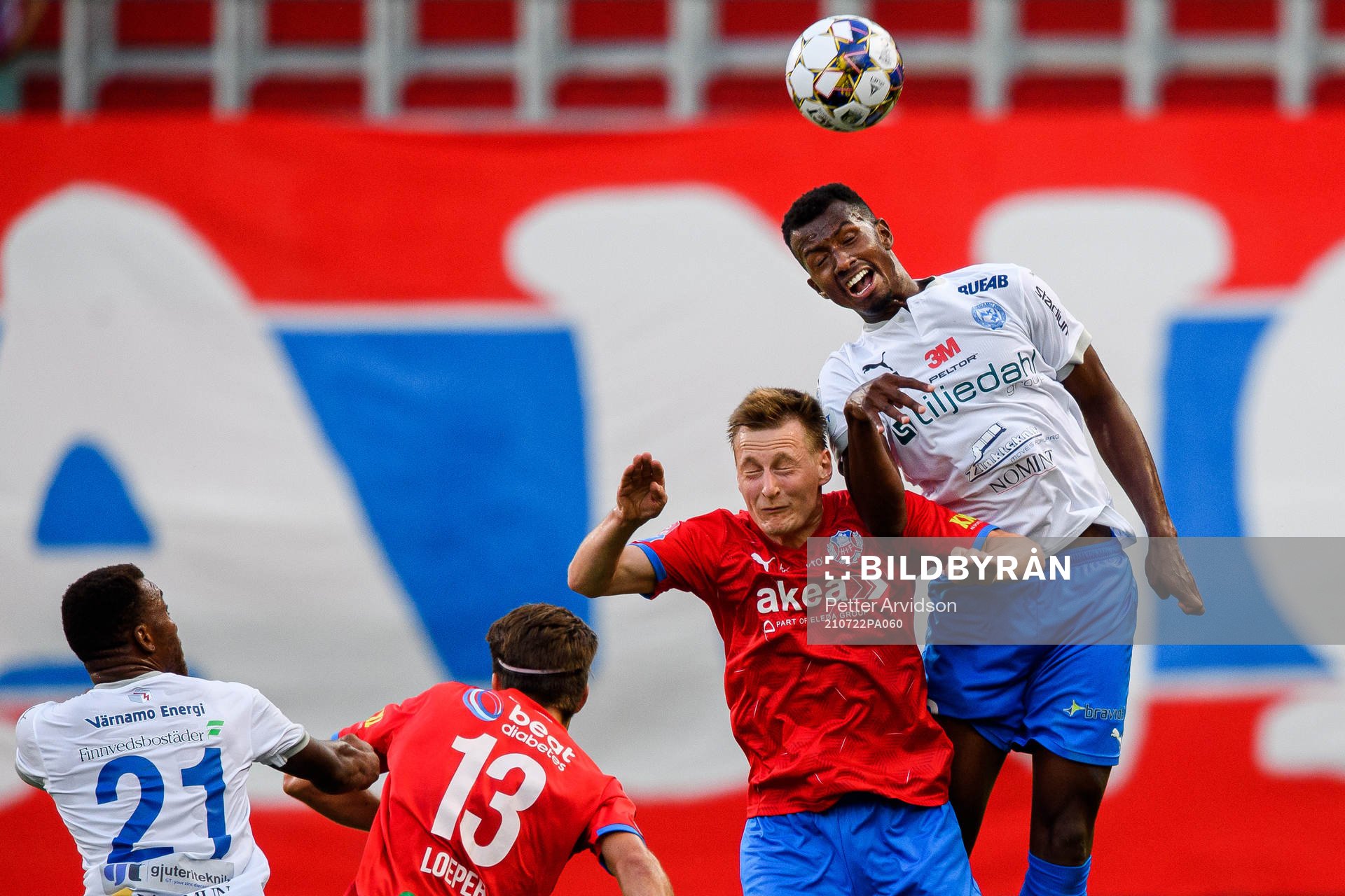 Helsingborgs Rasmus Karjalainen och Värnamos Bernardo
