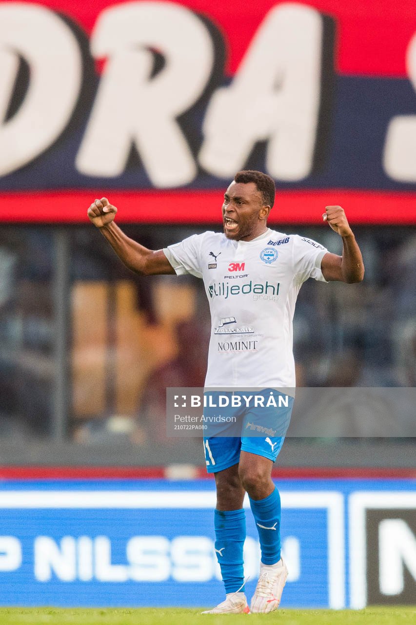Värnamos Abdussalam Magashy jublar efter fotbollsmatchen i Superettan mellan Helsingborg och Värnamo den 22 juli 2021 i Helsingborg. 