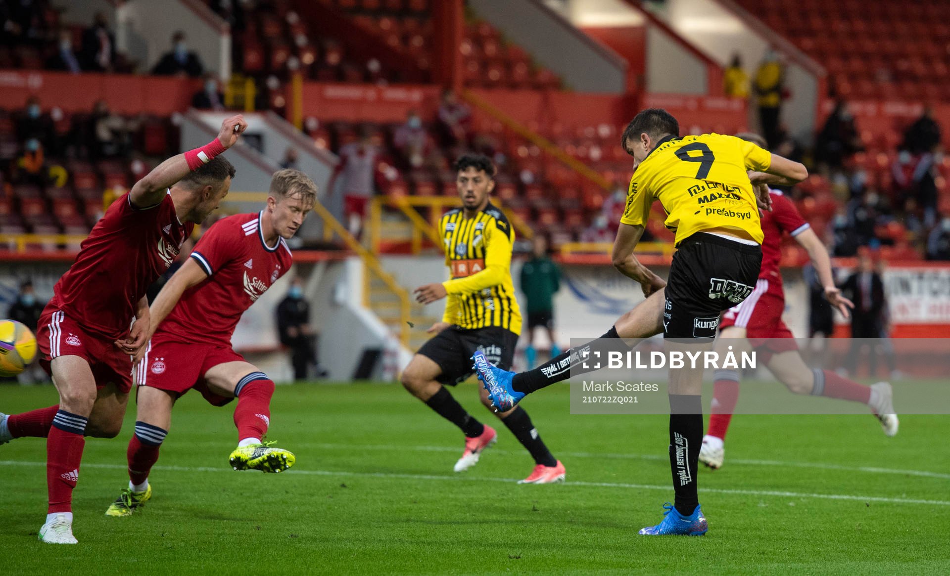 Alexander Jeremejeff  of Häcken scores the 3-1 goal