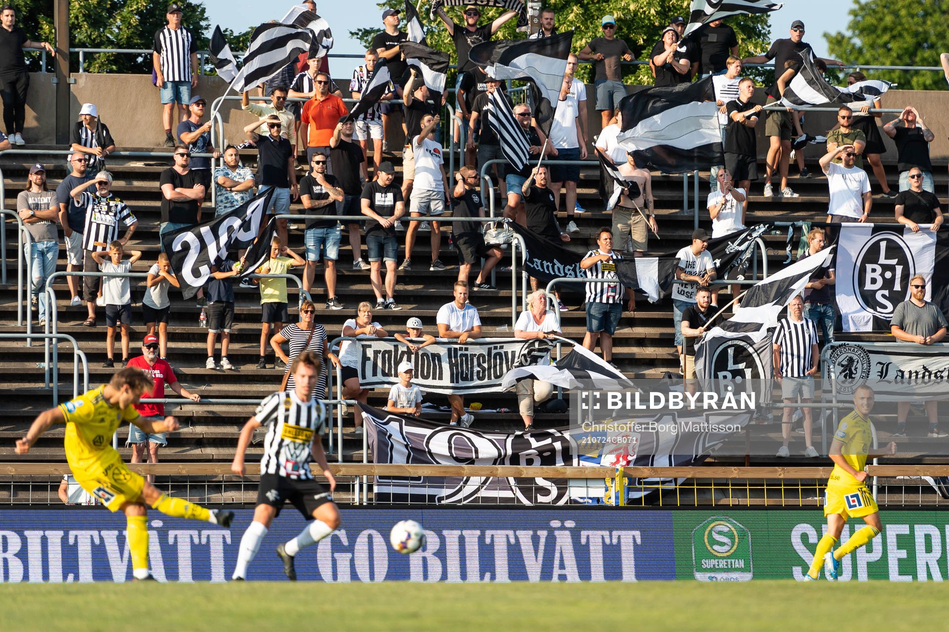 Landskronas supportrar jublar