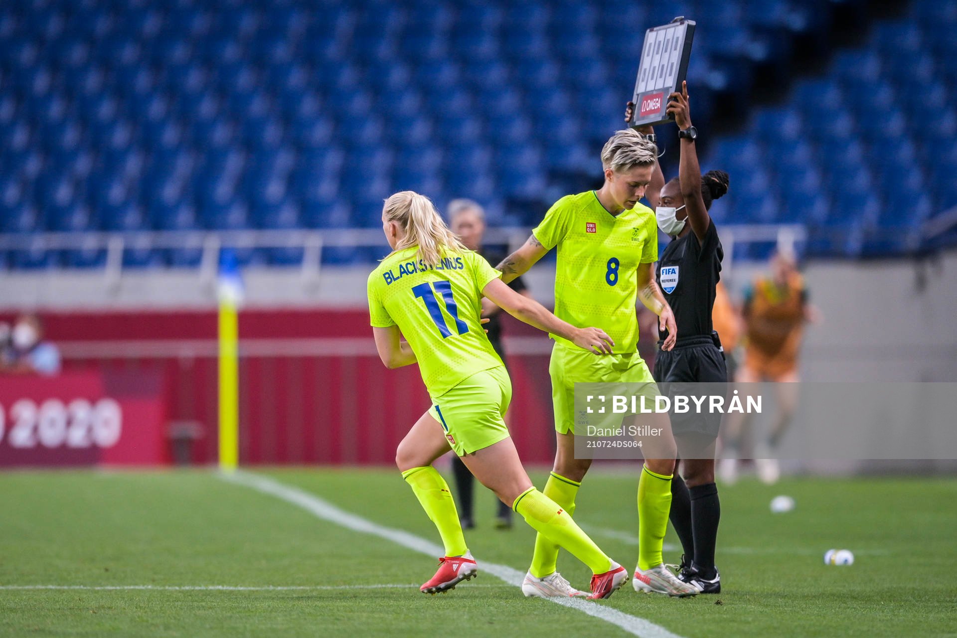 Lina Hurtig is being substituted for Stina Blackstenius of