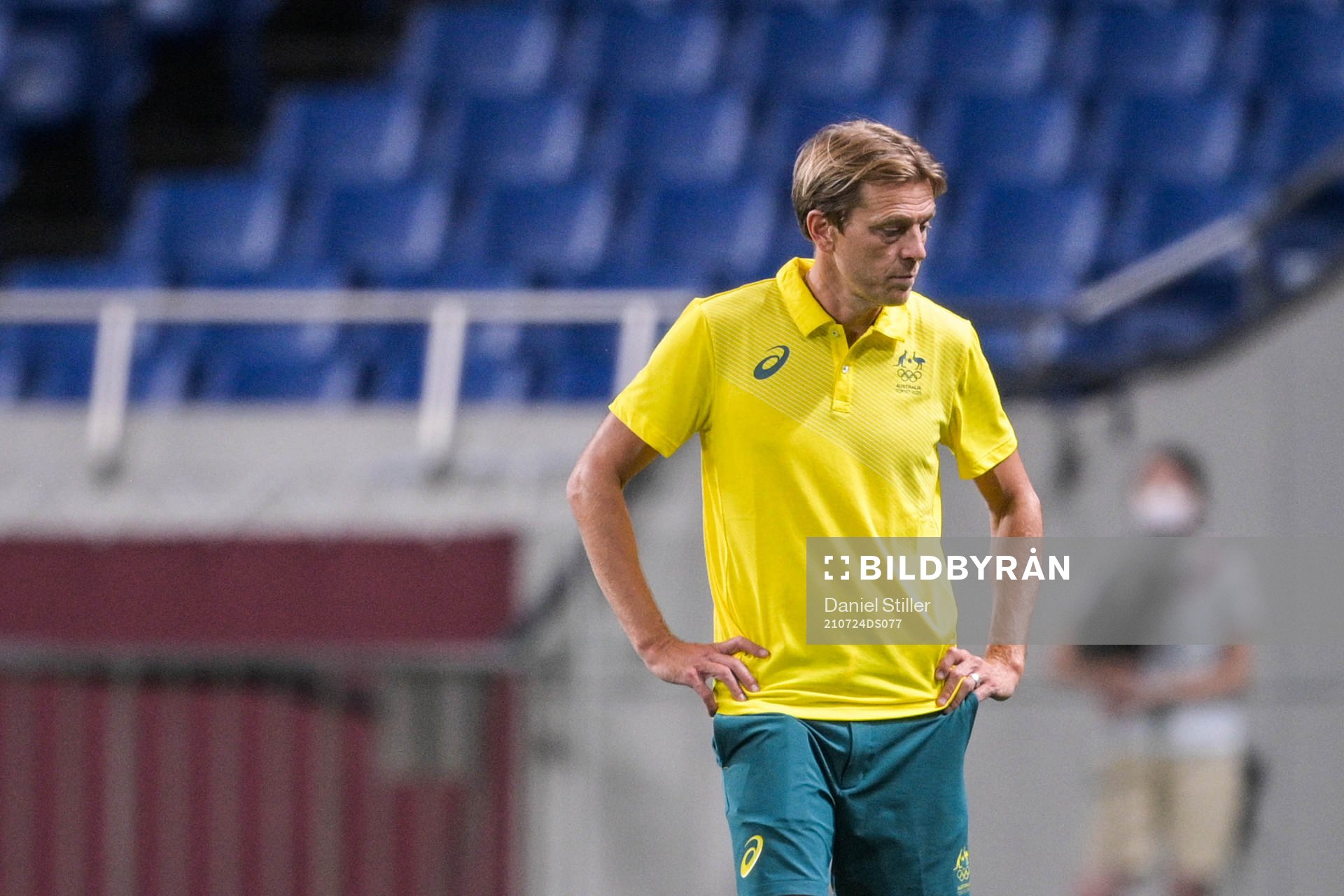 Tony Gustavsson, head coach of Australia looks dejected