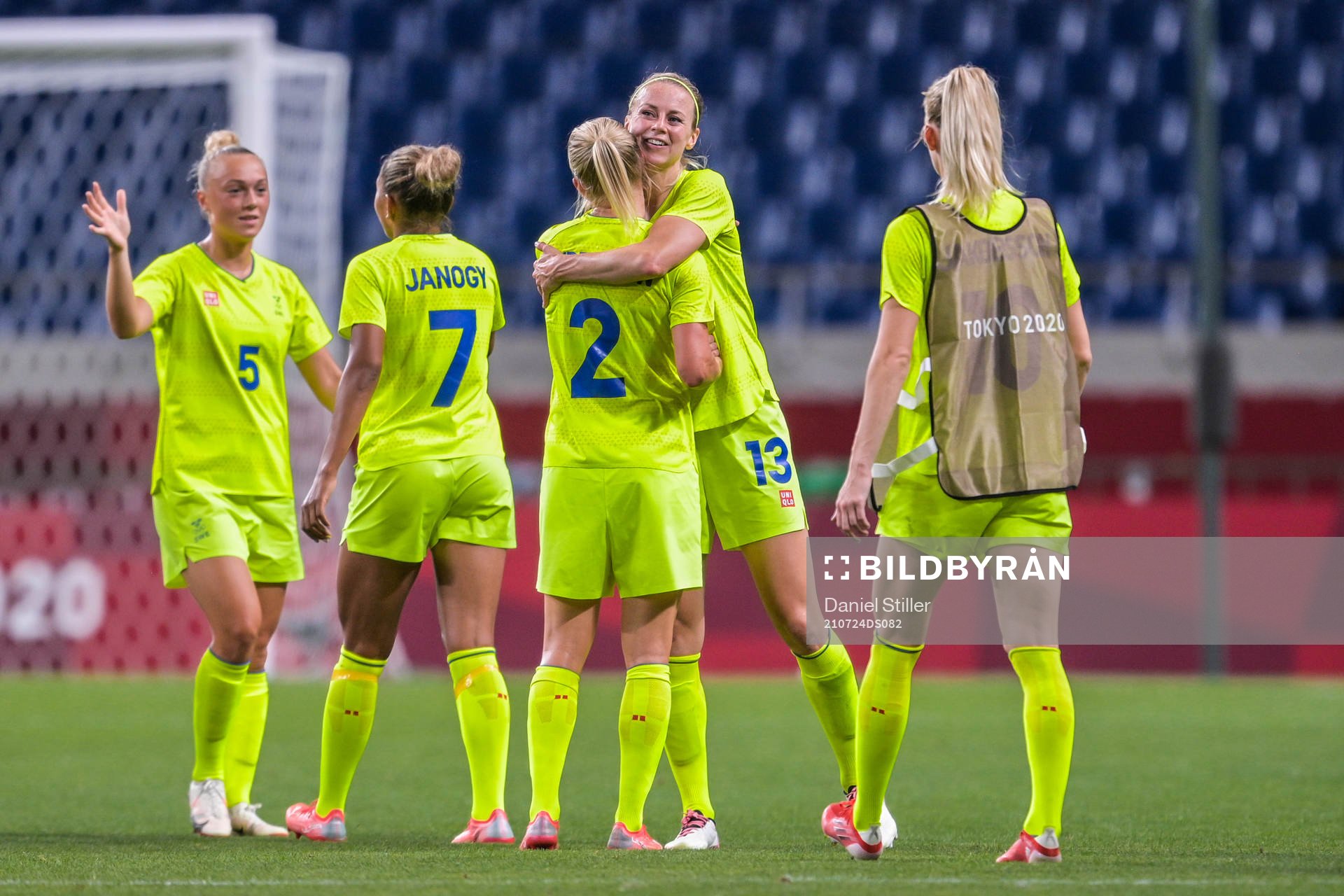 Hanna Bennison, Madelen Janogy, Jonna Andersson and Amanda