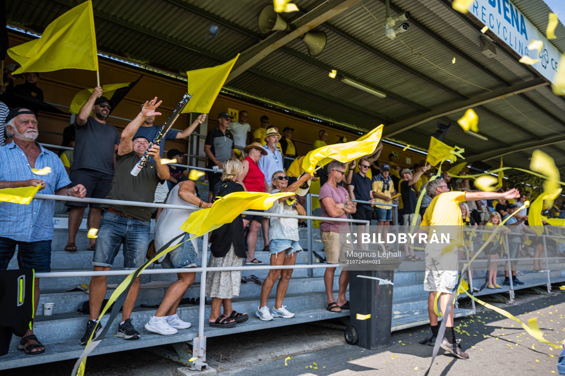 Mjällbys supportrar jublar