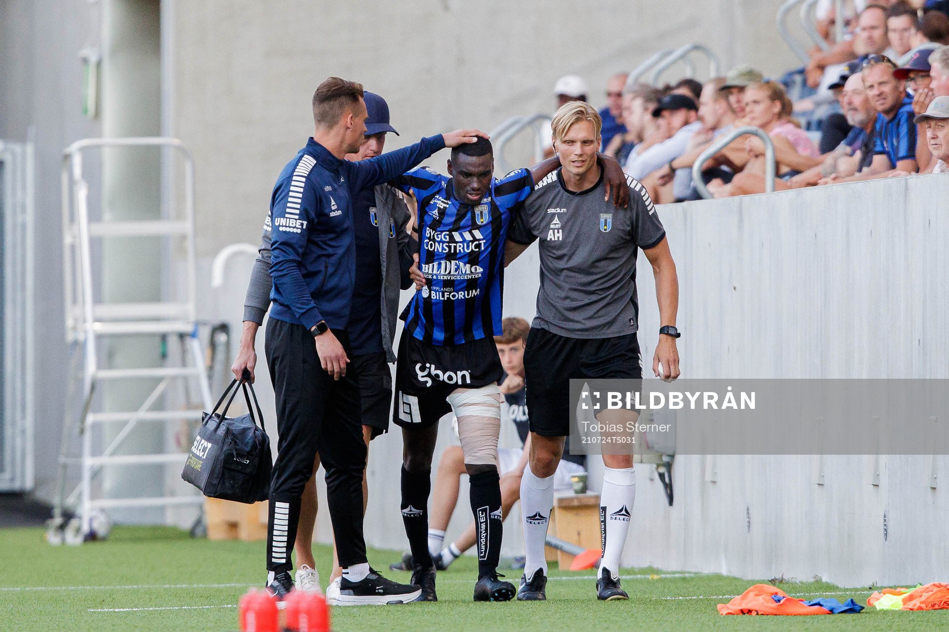 Sirius Patrick Nwadike lämnar planen