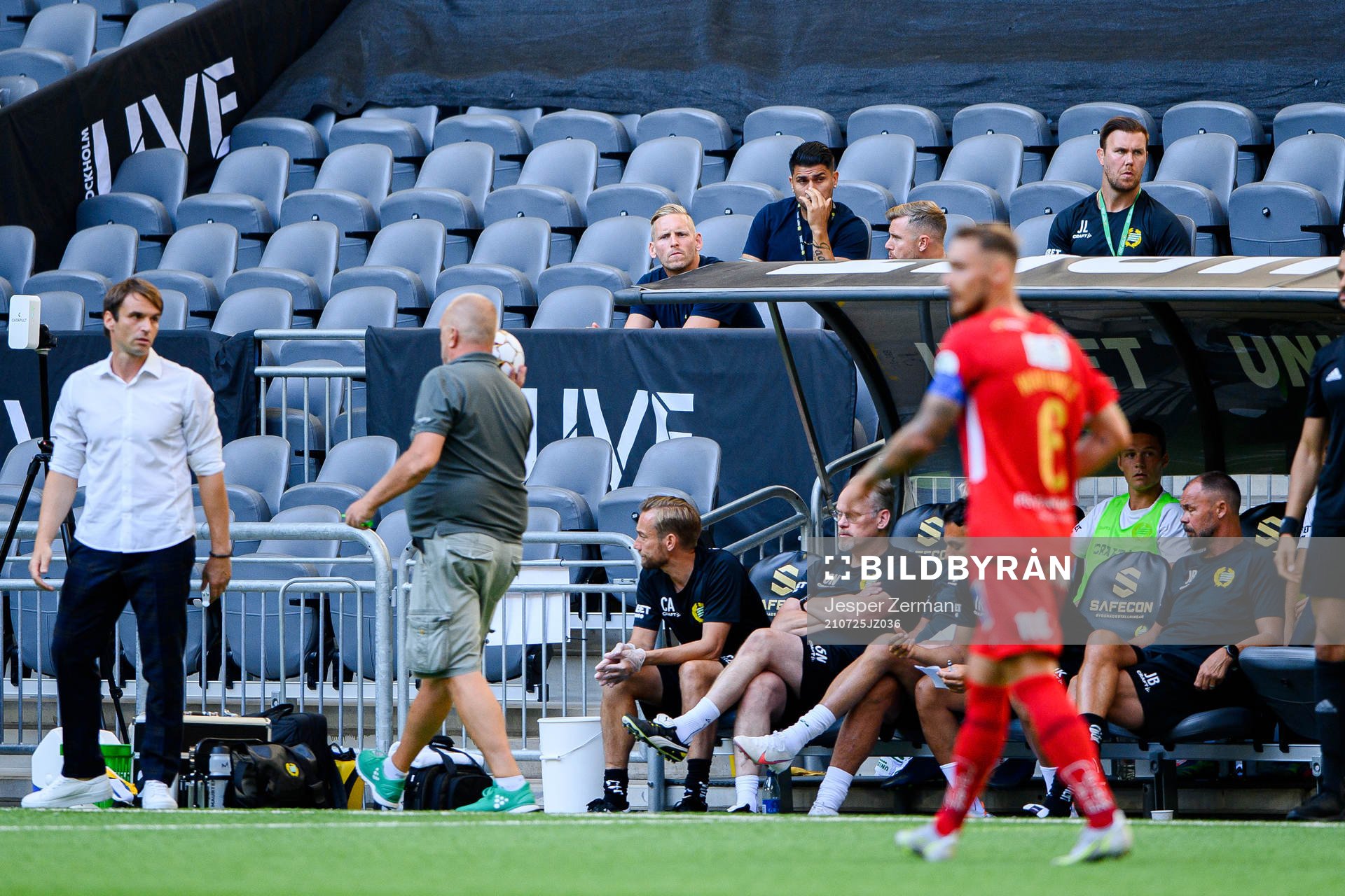 Hammarbys målvakt David Ousted och Paulinho på