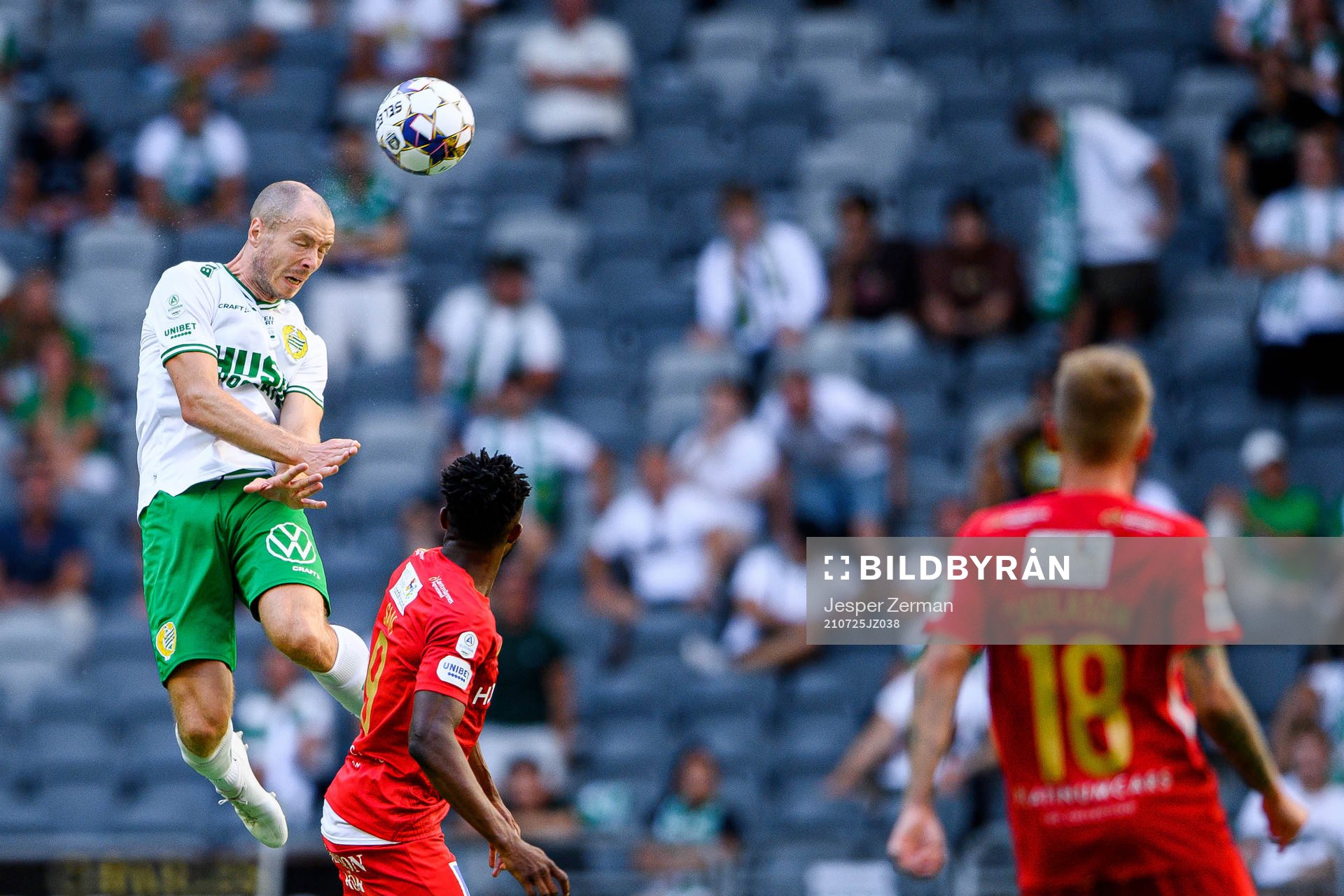 Hammarbys Jon Gudni Fjoluson under fotbollsmatchen i Allsvenskan mellan Hammarby och IFK Norrköping den 25 juli 2021 i Stockholm. 