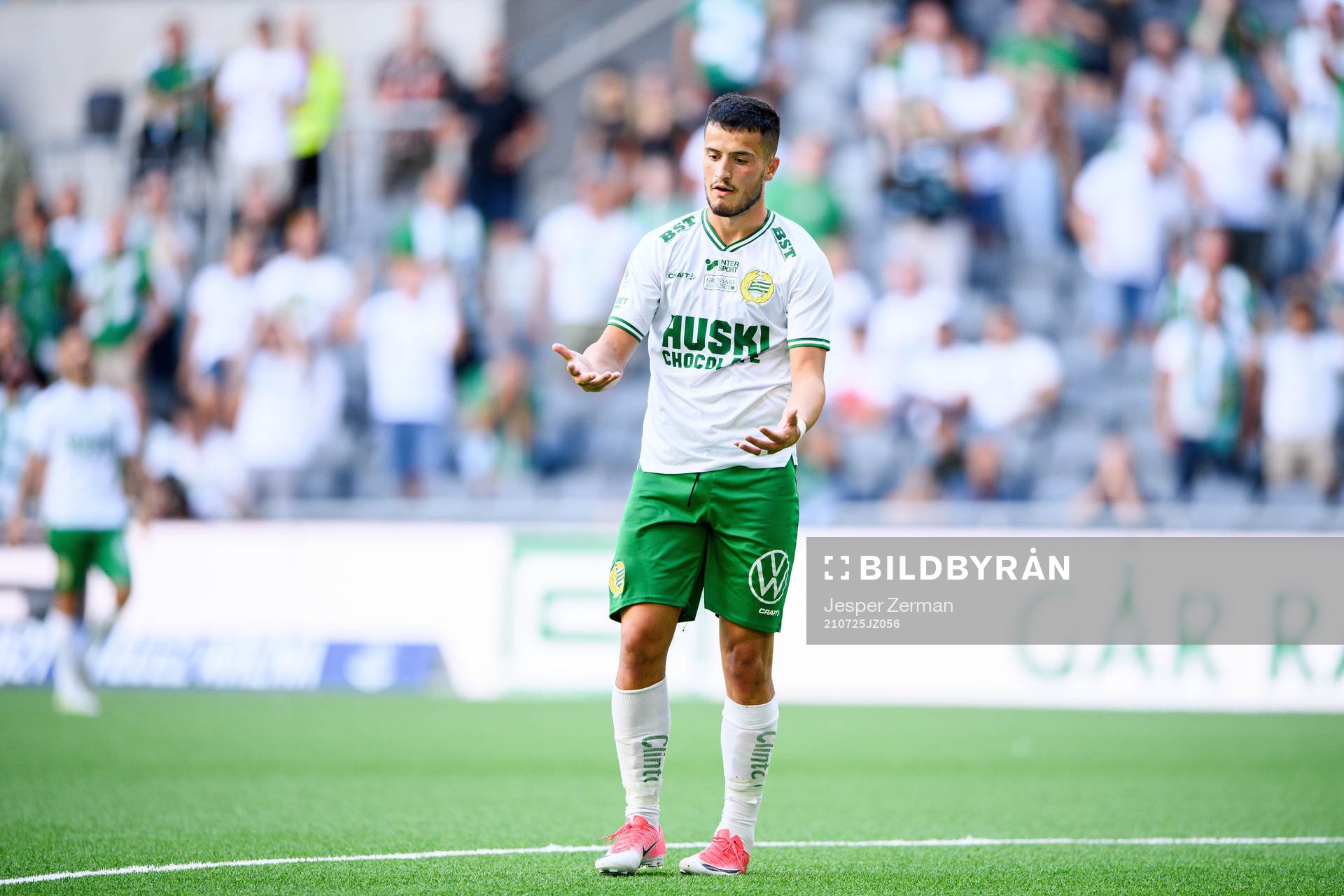 Hammarbys Astrit Selmani deppar