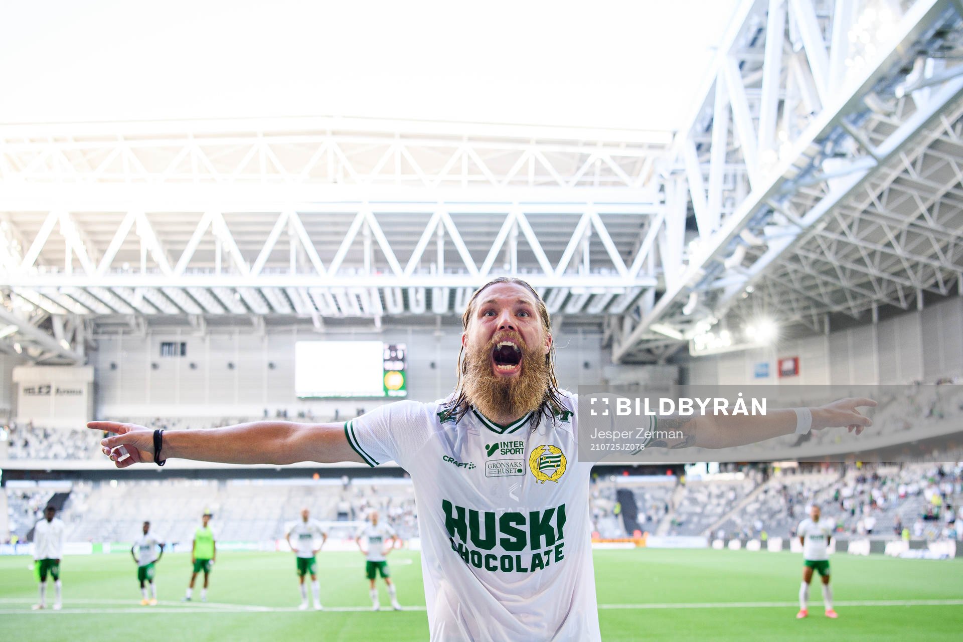 Hammarbys Bjørn Paulsen jublar efter fotbollsmatchen i Allsvenskan mellan Hammarby och IFK Norrköping den 25 juli 2021 i Stockholm. 
