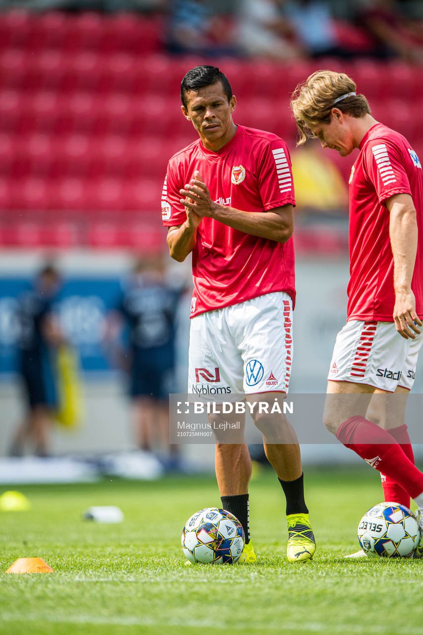 Kalmars Romario Pereira Sipiao applåderar
