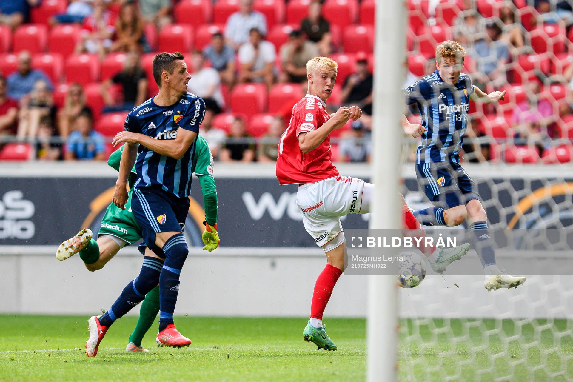 Djurgårdens Aslak Witry gör 0-1 under fotbollsmatchen i Allsvenskan mellan Kalmar och Djurgården den 25 juli 2021 i Kalmar. 