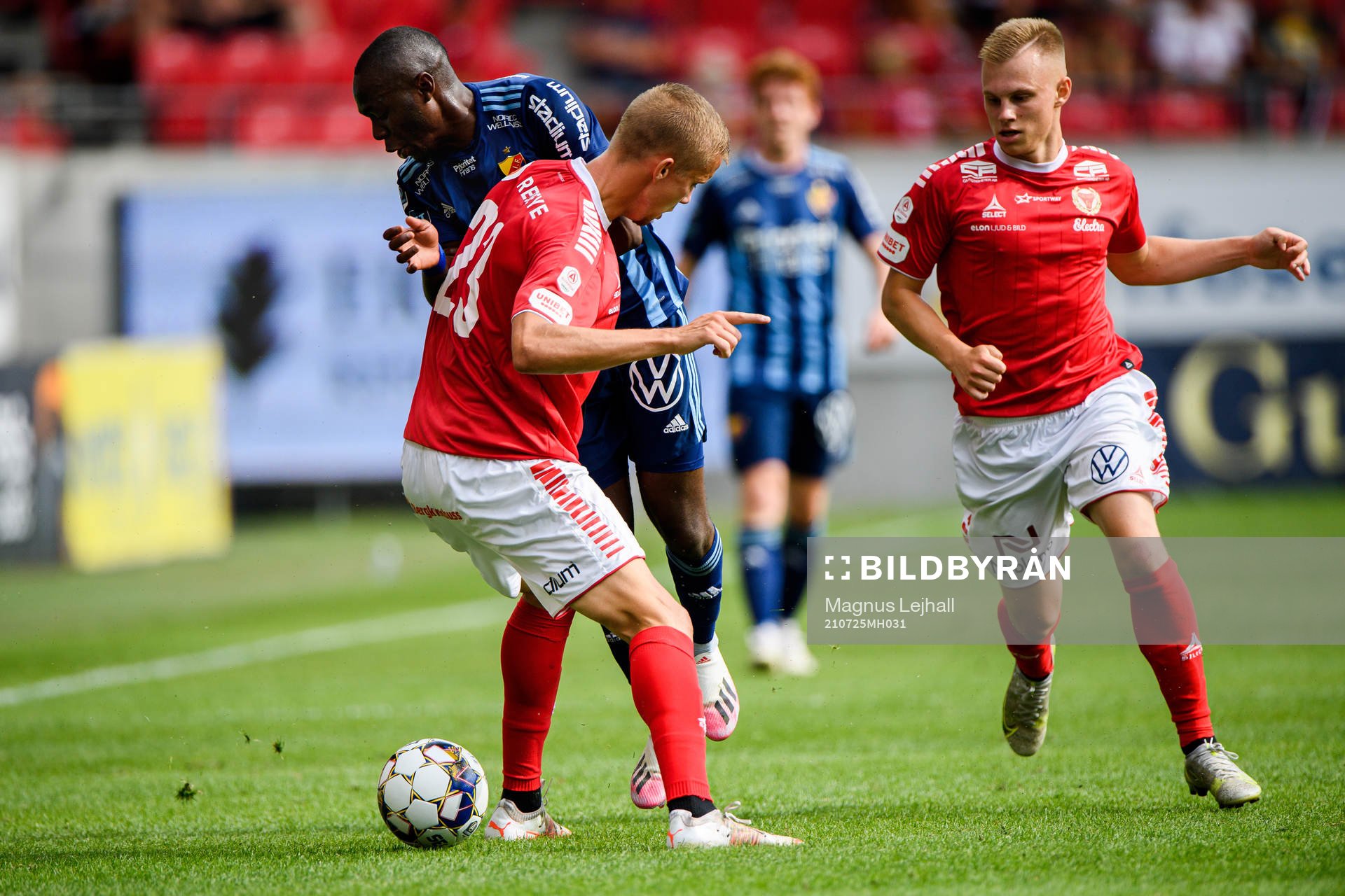 Djurgårdens Edward Chilufya och Kalmars Johan Stenmark